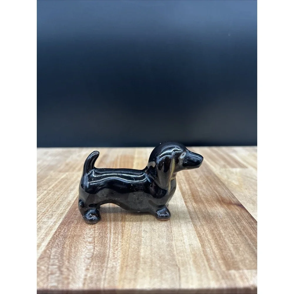 Vintage Art Pottery Redware Figurine Black Dachshund  Dog Made In Japan